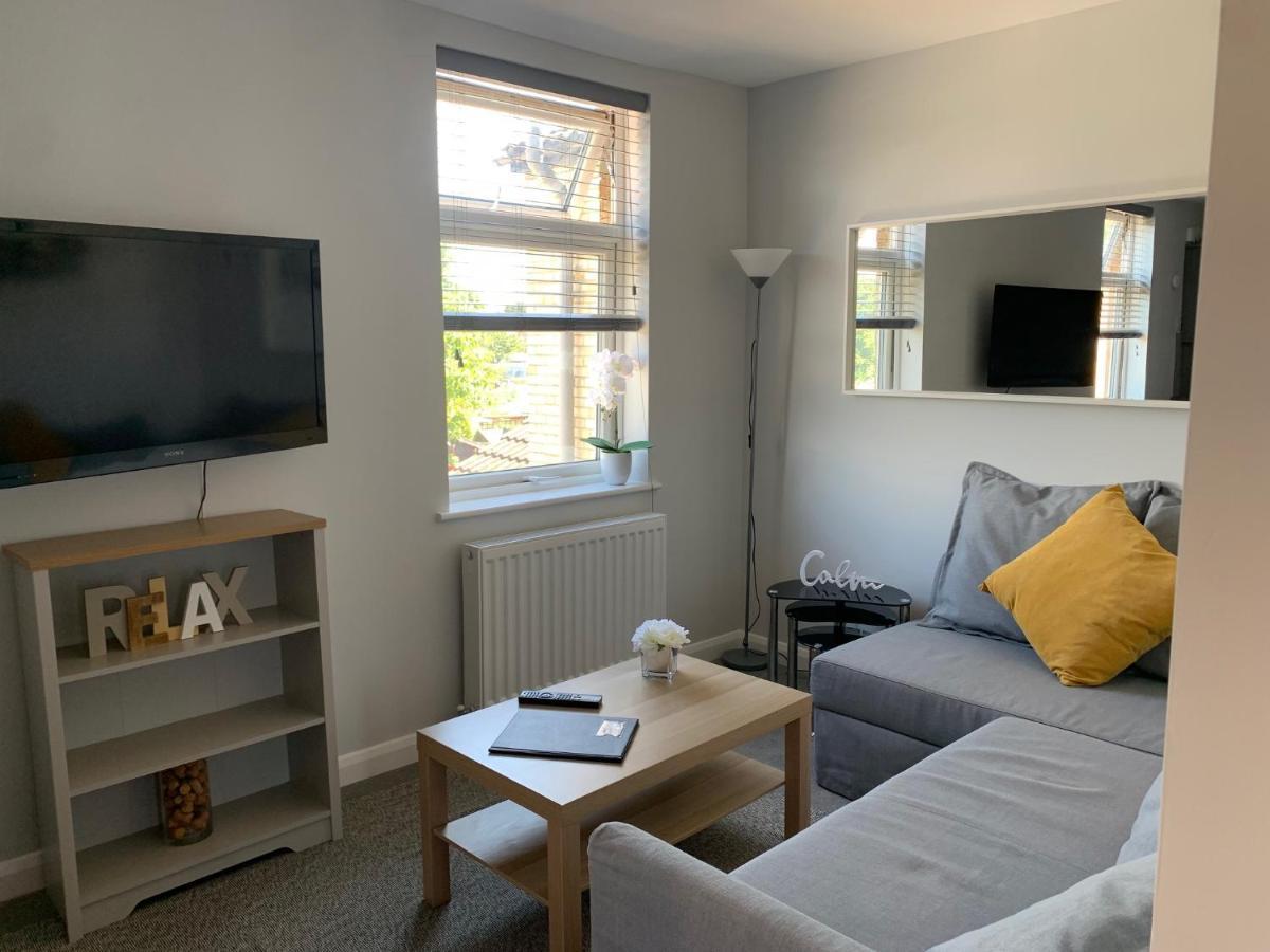 Apartment Eclipse No 4 *